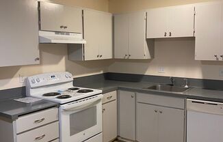 #122 COLONIAL MANOR APARTMENTS