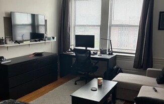 3 beds, 1 bath, 710 sqft, $3,500, Unit 605