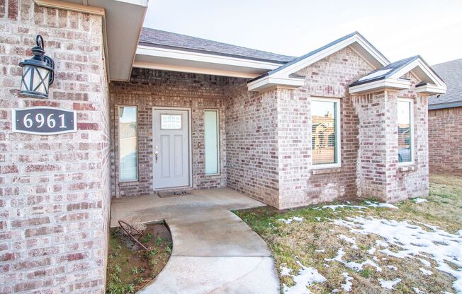 Furnished or Unfurnished!!!  3/2/2 Luxury Home in Frenship ISD with Hot Tub Pre-Leasing for Summer!
