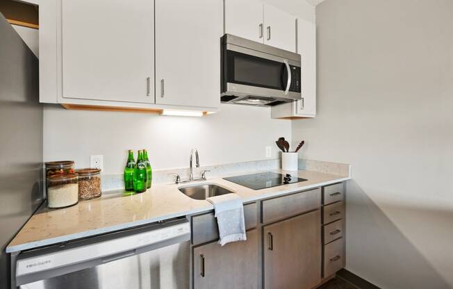 Fully Equipped Kitchen at Aire MSP Apartments, Bloomington