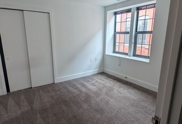 2 beds, 1 bath, 1,011 sqft, $1,900, Unit 204