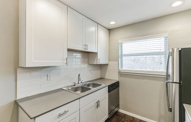 1 bed, 1 bath, 540 sqft, $1,400, Unit B