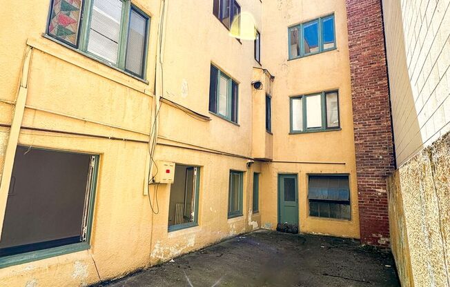 1 bed, 1 bath, 590 sqft, $2,295, Unit 15
