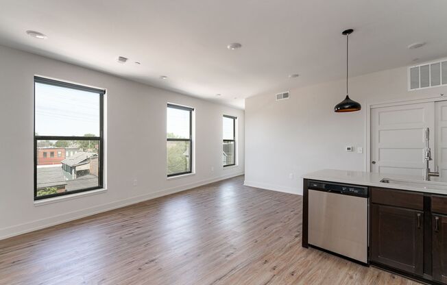 2 beds, 2 baths, $1,750, Unit 1050 N 4th St. Apt. 301