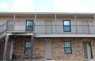 2 beds, 1 bath, 850 sqft, $850, Unit 11B