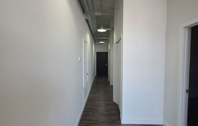 2 beds, 1 bath, 1,200 sqft, $2,000, Unit 302