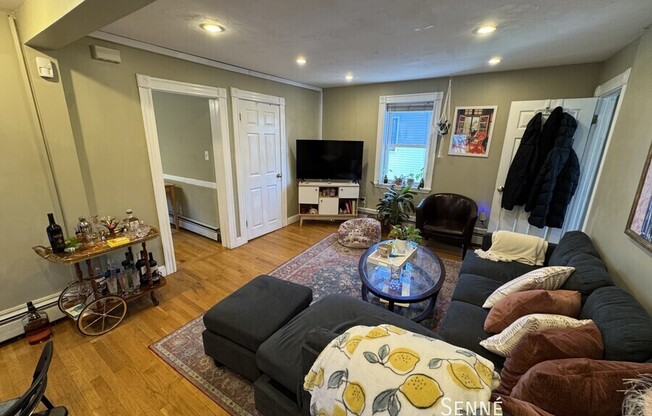737 SOMERVILLE AVE