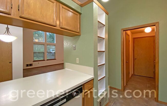 2 beds, 1 bath, $2,050