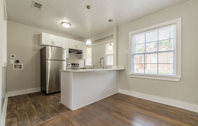 2 beds, 1 bath, 850 sqft, $1,455, Unit 1058B
