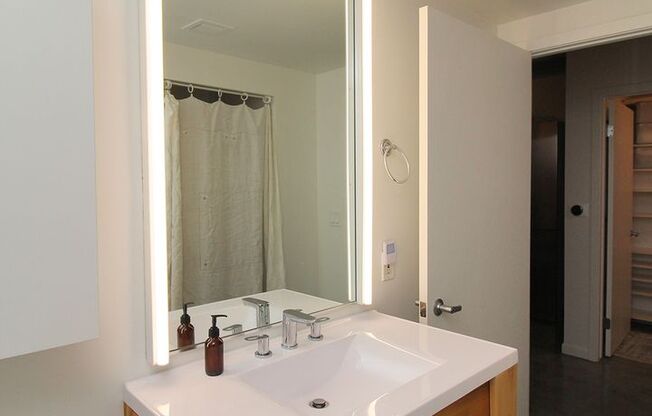 Studio, 1 bath, $1,800, Unit # 215