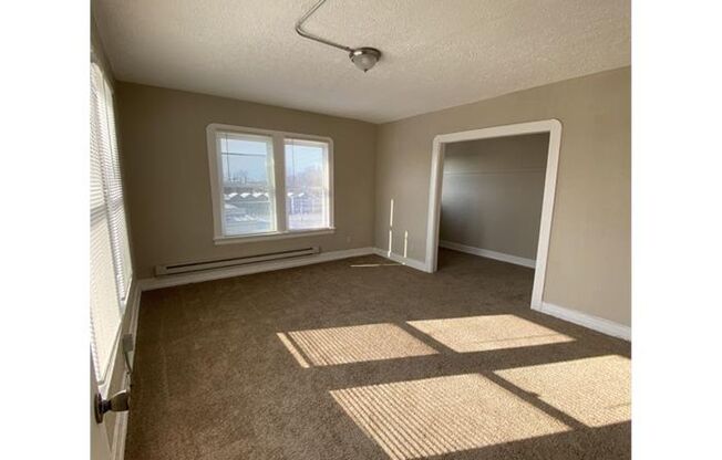 2 beds, 1 bath, $785, Unit Unit 30