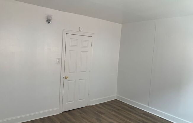 3 beds, 1 bath, $1,245