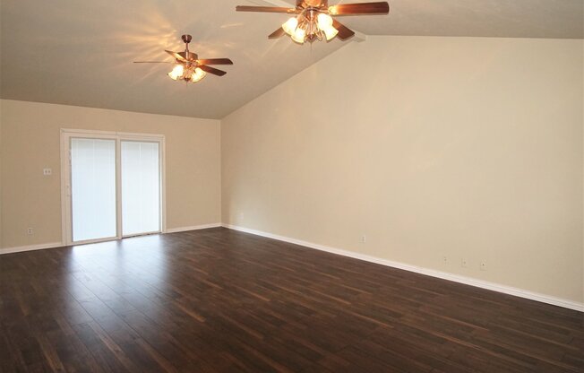 521 ENGLISH OAK DR
