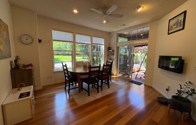Exquisitely Charming Corner Lot 3BD | 2.5BA Townhome in the Stonewater at Orenco Community – Hillsboro *Located Across From Community Park* *Minutes To Orenco Shops I Restaurants I Max Line!