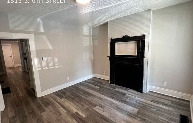 1813 S 6 ST