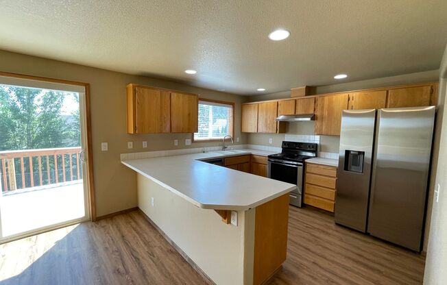 4-Bedroom Home in Bethany!