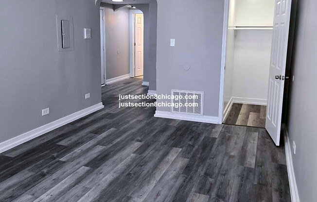 1115 E E 81 ST