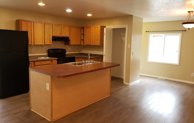 3 beds, 2 baths, $1,950