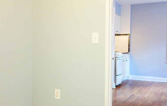 Studio, 1 bath, 350 sqft, $1,225, Unit 1