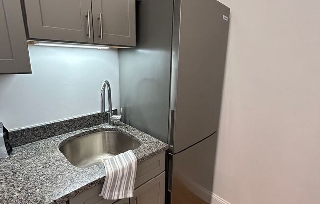 Studio, 1 bath, 400 sqft, $1,795, Unit 52-405