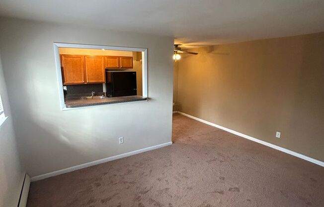 1 bed, 1 bath, 550 sqft, $1,250, Unit A04