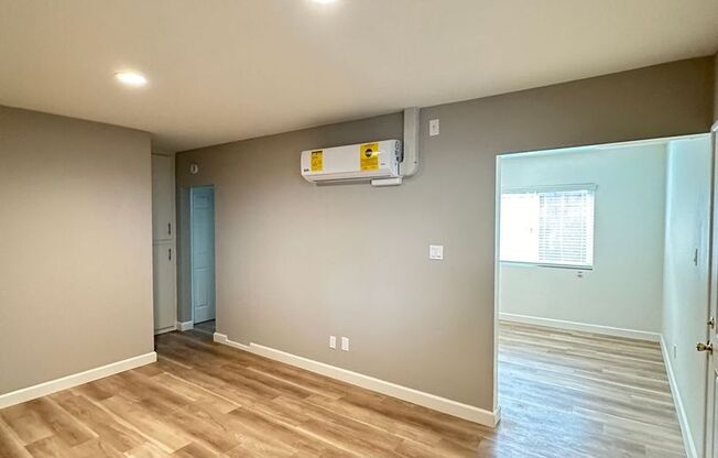 2 beds, 1 bath, 800 sqft, $2,295, Unit 7924 B