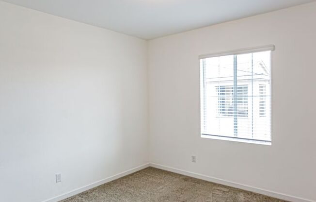 3 beds, 2.5 baths, $1,852
