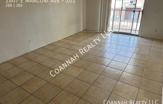 2807 E MARCONI AVE