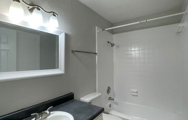 2 beds, 2 baths, 931 sqft, $1,195, Unit 02-0216