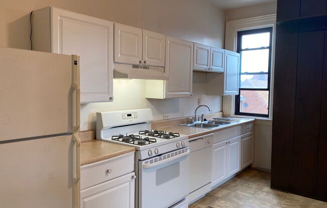 1 bed, 1 bath, $1,195, Unit 3rd Floor