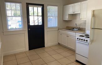 Studio, 1 bath, 500 sqft, $1,200, Unit Unit 4