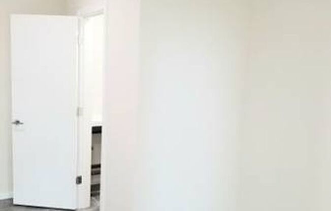 Studio, 1 bath, $1,350, Unit FURN 1