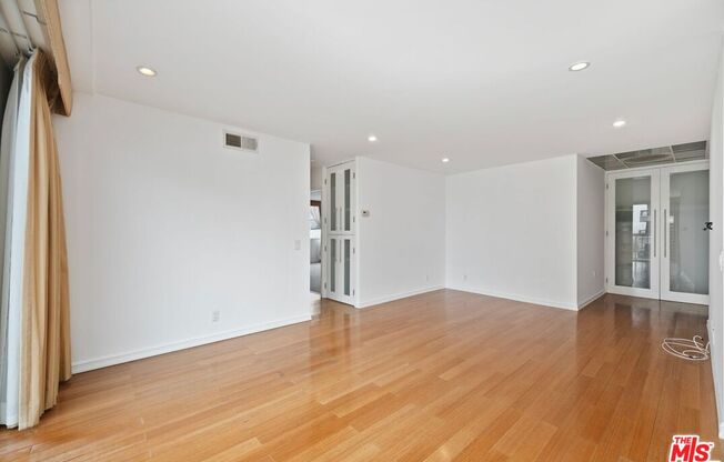 2 beds, 2 baths, 1,019 sqft, $3,900, Unit 1002