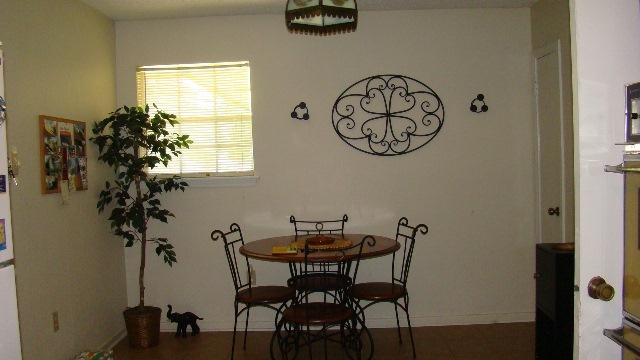 Excellent location! Highland at Starring