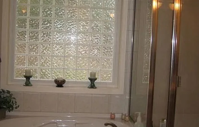 Single Level Home Near Rivers Edge Golf Course!