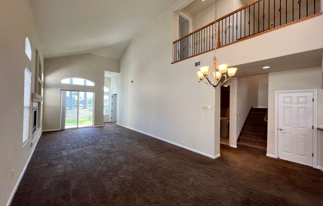 Beautiful 4 Bedroom Home in the Villas Gated Community