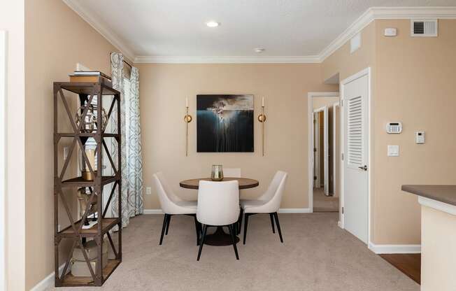 Weston Point Apartments - Dining nook