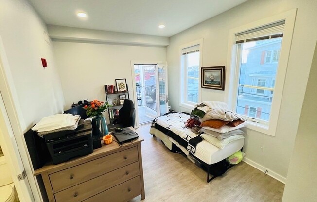 2 beds, 2 baths, 1,008 sqft, $4,100, Unit 203