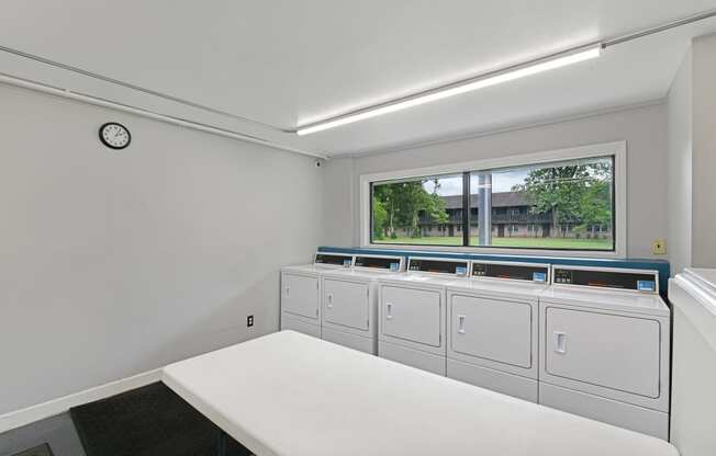 Laundry Room at Sherwood Forest Apartment Homes, Kankakee
