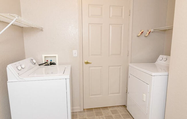 washer & dryer in Taylor MI apartments