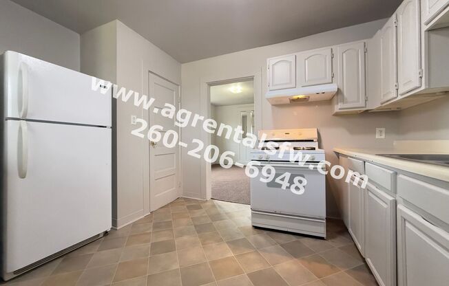 3 beds, 1.5 baths, 1,512 sqft, $1,100, Unit 2514 S Hanna St