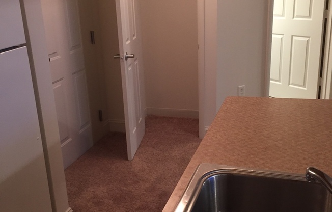 1 bed, 1 bath, 615 sqft, $1,305, Unit 4-0114