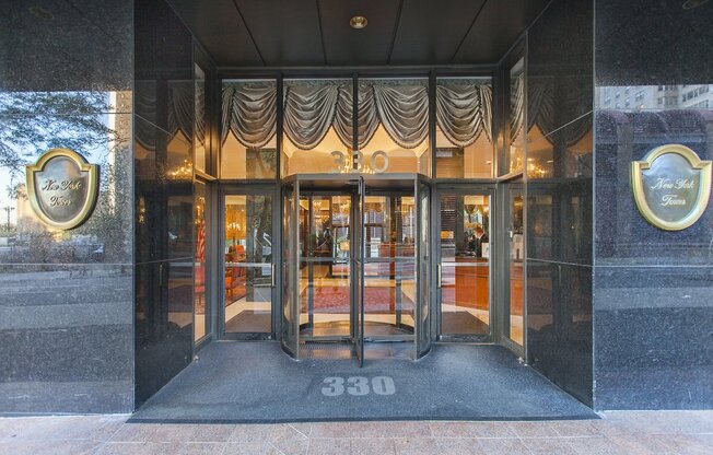 2 beds, 1 bath, $5,700, Unit 33J