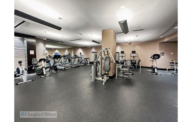 2 beds, 1 bath, 940 sqft, $6,500, Unit 11K
