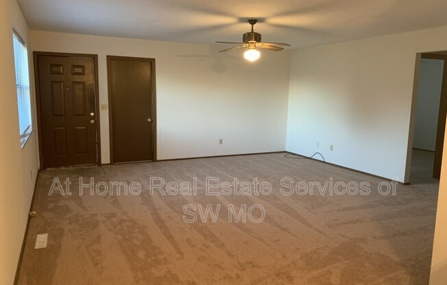 525 W EDGEWOOD