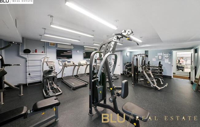 535 W 52 ST