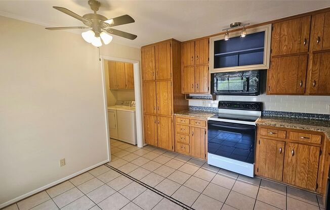 801 Livingston Dr