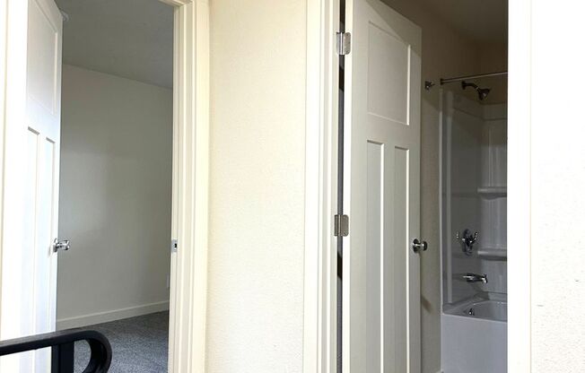 2 beds, 1.5 baths, 800 sqft, $1,499, Unit 1683C