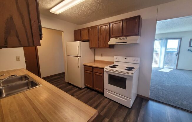 2 beds, 1 bath, 1,120 sqft, $850, Unit 822