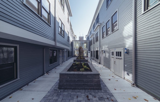 3 beds, 2.5 baths, 1,608 sqft, $4,000, Unit 12